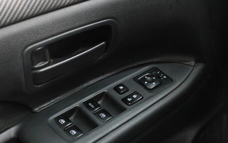 Mitsubishi Outlander III рестайлинг 3, 2016 год, 1 456 000 рублей, 10 фотография