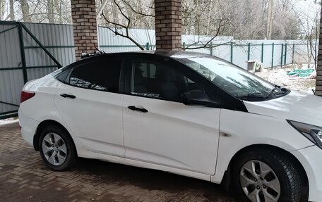 Hyundai Solaris II рестайлинг, 2015 год, 540 000 рублей, 3 фотография