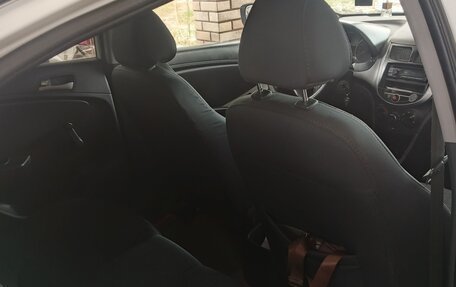 Hyundai Solaris II рестайлинг, 2015 год, 540 000 рублей, 6 фотография