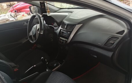 Hyundai Solaris II рестайлинг, 2015 год, 540 000 рублей, 7 фотография