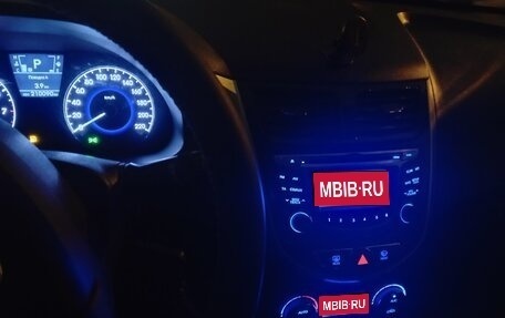 Hyundai Solaris II рестайлинг, 2012 год, 600 000 рублей, 1 фотография