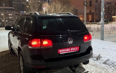 Volkswagen Touareg III, 2003 год, 900 000 рублей, 2 фотография