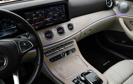 Mercedes-Benz E-Класс, 2017 год, 3 299 000 рублей, 24 фотография