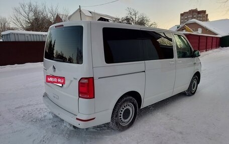 Volkswagen Caravelle T6 рестайлинг, 2016 год, 2 250 000 рублей, 4 фотография