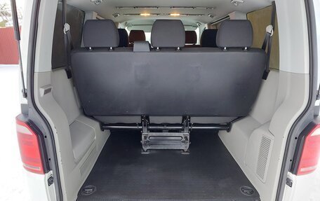 Volkswagen Caravelle T6 рестайлинг, 2016 год, 2 250 000 рублей, 11 фотография