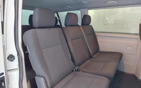 Volkswagen Caravelle T6 рестайлинг, 2016 год, 2 250 000 рублей, 9 фотография