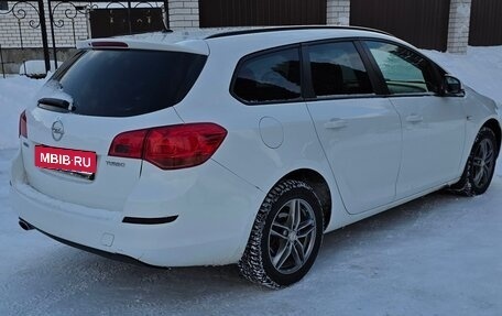 Opel Astra J, 2011 год, 590 000 рублей, 3 фотография