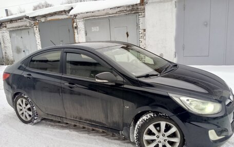 Hyundai Solaris II рестайлинг, 2012 год, 600 000 рублей, 3 фотография