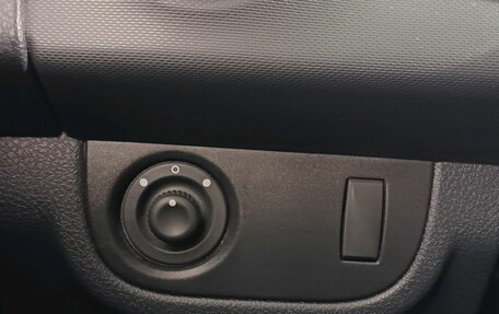 Renault Sandero II рестайлинг, 2015 год, 724 000 рублей, 14 фотография