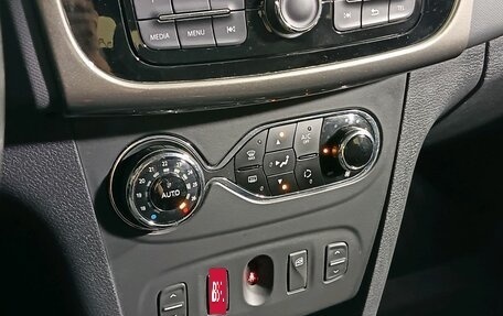 Renault Sandero II рестайлинг, 2015 год, 724 000 рублей, 12 фотография