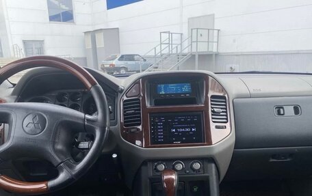 Mitsubishi Pajero III рестайлинг, 2004 год, 980 000 рублей, 10 фотография