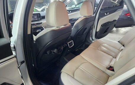 KIA K5, 2021 год, 2 100 000 рублей, 10 фотография