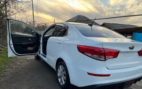 KIA Rio III рестайлинг, 2017 год, 850 000 рублей, 15 фотография