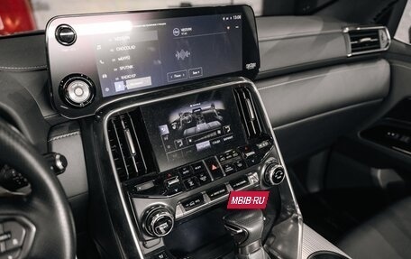 Lexus LX, 2023 год, 16 800 000 рублей, 14 фотография