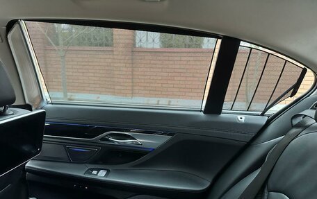 BMW 7 серия, 2018 год, 2 970 000 рублей, 9 фотография
