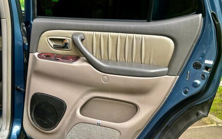 Toyota Sequoia II рестайлинг, 2005 год, 1 850 000 рублей, 4 фотография