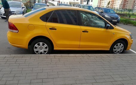Volkswagen Polo VI (EU Market), 2015 год, 450 000 рублей, 3 фотография