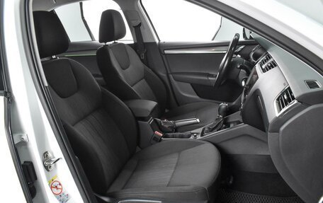 Skoda Octavia, 2017 год, 1 999 000 рублей, 8 фотография