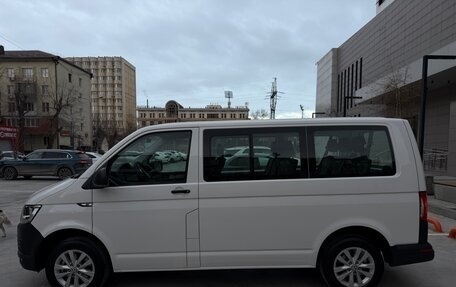 Volkswagen Transporter T6 рестайлинг, 2019 год, 4 100 000 рублей, 4 фотография