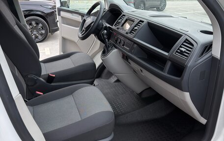 Volkswagen Transporter T6 рестайлинг, 2019 год, 4 100 000 рублей, 12 фотография