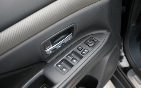 Mitsubishi Outlander III рестайлинг 3, 2017 год, 2 000 000 рублей, 9 фотография