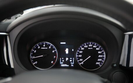 Mitsubishi Outlander III рестайлинг 3, 2017 год, 2 000 000 рублей, 11 фотография