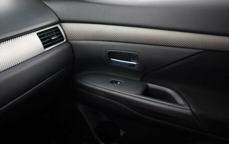 Mitsubishi Outlander III рестайлинг 3, 2017 год, 2 000 000 рублей, 17 фотография