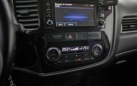 Mitsubishi Outlander III рестайлинг 3, 2017 год, 2 000 000 рублей, 16 фотография