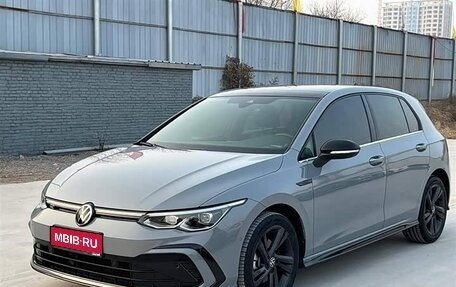 Volkswagen Golf VIII, 2022 год, 2 050 000 рублей, 1 фотография