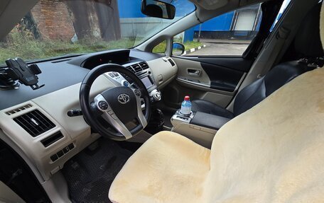 Toyota Prius v (+) I (ZVW40/41) рестайлинг, 2014 год, 1 590 000 рублей, 4 фотография