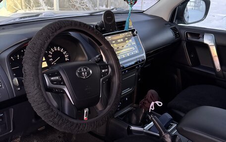 Toyota Land Cruiser Prado 150 рестайлинг 2, 2018 год, 4 500 000 рублей, 6 фотография