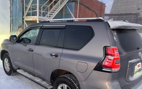 Toyota Land Cruiser Prado 150 рестайлинг 2, 2018 год, 4 500 000 рублей, 5 фотография