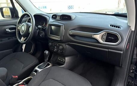 Jeep Renegade I рестайлинг, 2017 год, 1 590 000 рублей, 11 фотография