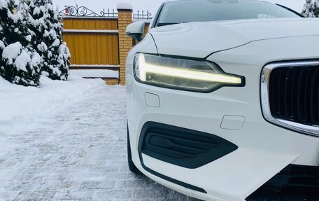 Volvo V60 II, 2018 год, 2 090 000 рублей, 7 фотография