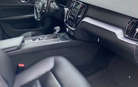 Volvo V60 II, 2018 год, 2 090 000 рублей, 8 фотография