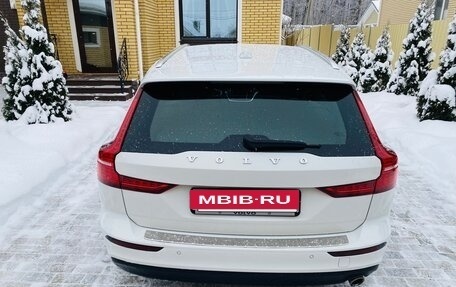 Volvo V60 II, 2018 год, 2 090 000 рублей, 5 фотография