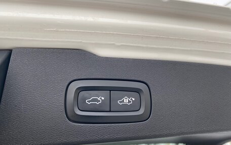 Volvo V60 II, 2018 год, 2 090 000 рублей, 21 фотография