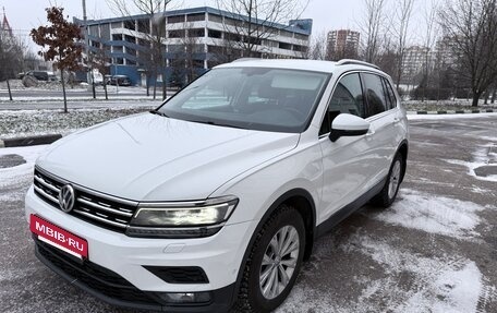Volkswagen Tiguan II, 2018 год, 2 290 000 рублей, 2 фотография