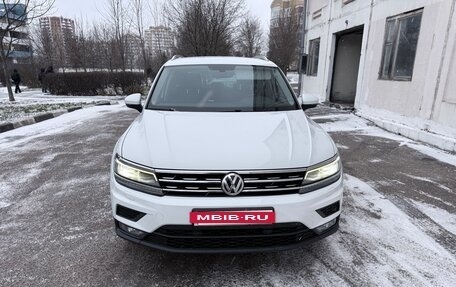 Volkswagen Tiguan II, 2018 год, 2 290 000 рублей, 3 фотография