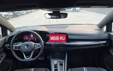 Volkswagen Golf VIII, 2022 год, 2 050 000 рублей, 12 фотография