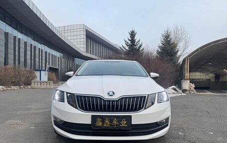 Skoda Octavia, 2022 год, 1 670 000 рублей, 2 фотография