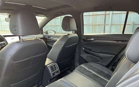 Volkswagen Golf VIII, 2022 год, 2 050 000 рублей, 15 фотография