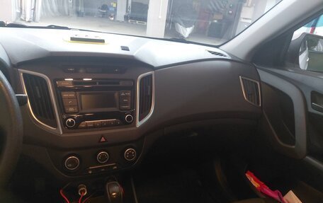 Hyundai Creta I рестайлинг, 2018 год, 1 650 000 рублей, 8 фотография