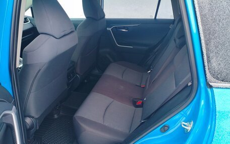 Toyota RAV4, 2019 год, 3 790 000 рублей, 4 фотография