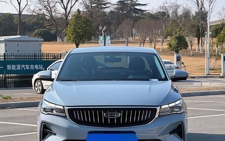 Geely Emgrand, 2022 год, 1 050 000 рублей, 2 фотография