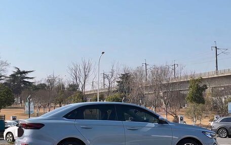 Geely Emgrand, 2022 год, 1 050 000 рублей, 4 фотография