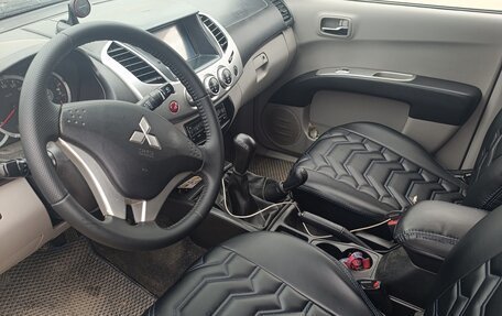 Mitsubishi L200 IV рестайлинг, 2012 год, 1 300 000 рублей, 4 фотография