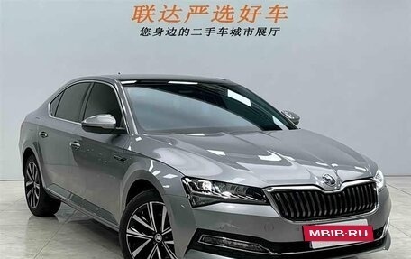 Skoda Superb III рестайлинг, 2024 год, 2 630 000 рублей, 3 фотография