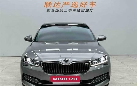 Skoda Superb III рестайлинг, 2024 год, 2 630 000 рублей, 2 фотография