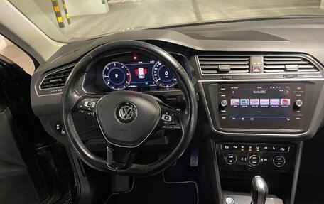 Volkswagen Tiguan II, 2018 год, 2 490 000 рублей, 4 фотография